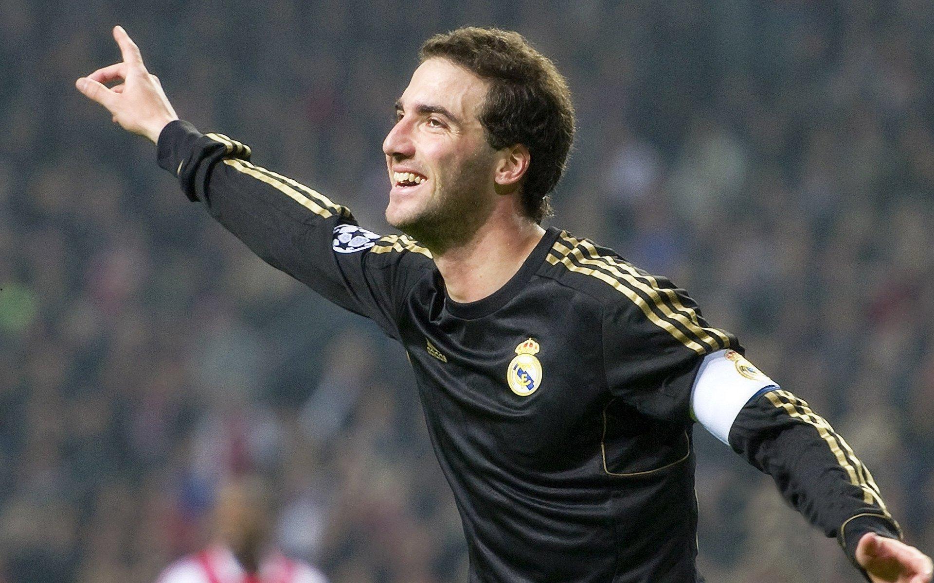 滑板运动风靡全球,年轻选手闪耀国际赛场